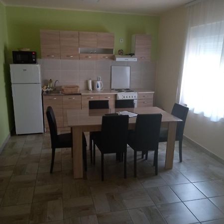 Apartman FiVa Daire Pacir Dış mekan fotoğraf